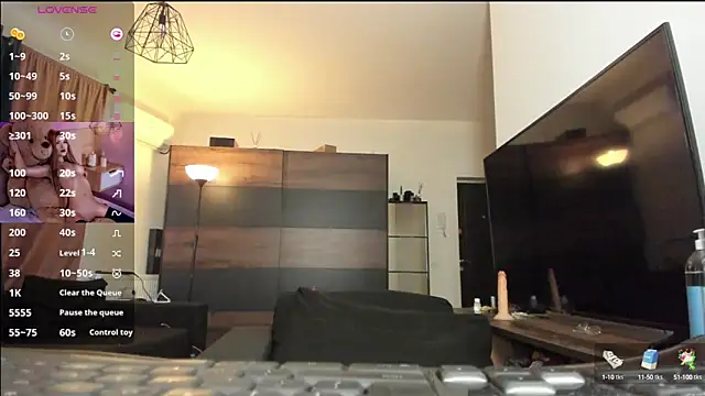 justchloex online show from January 31, 2025, 12:07 pm