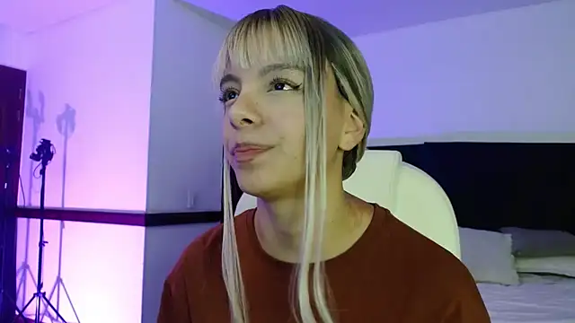 peyton golden1 online show from February 23, 2026, 3:04 am