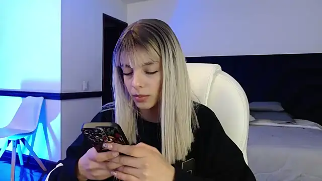 peyton golden1 online show from April 6, 2026, 3:48 am