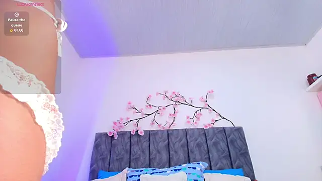 Snapshot of Sophiee_Velvet chatting on June 27, 2026, 4:45 pm Sophiee Velvet online show from June 27, 2026, 4:45 pm