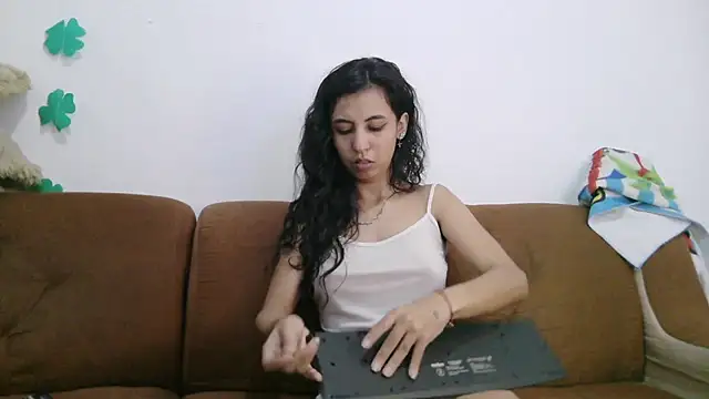 mina smith1 online show from March 18, 2025, 3:31 pm