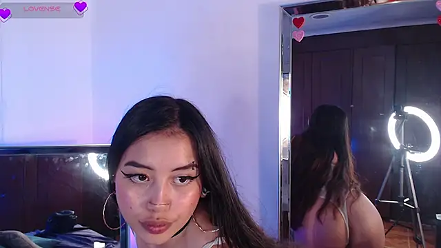 Snapshot of Viioletsky chatting on March 7, 2025, 4:22 pm Viioletsky online show from March 7, 2025, 4:22 pm