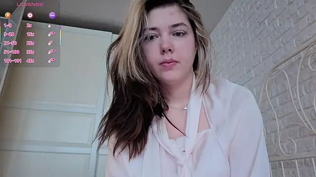 Snapshot of Vanessa_Walters chatting on March 9, 2026, 3:32 am Vanessa Walters online show from March 9, 2026, 3:32 am