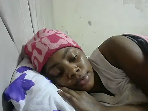 sweetgirlDora online show from October 5, 2025, 3:43 pm