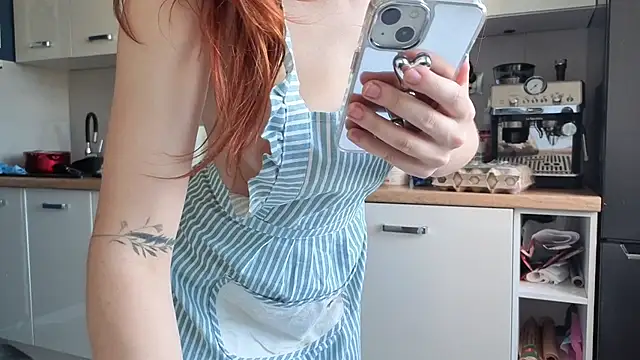 MiaRouge online show from July 30, 2026, 5:12 pm