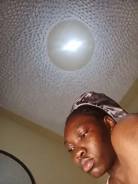 Snapshot of Hot_ebony30 chatting on August 4, 2026, 5:10 am Hot ebony30 online show from August 4, 2026, 5:10 am