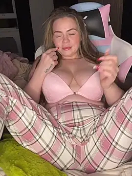 chelsiekink3 online show from December 14, 2024, 12:22 am