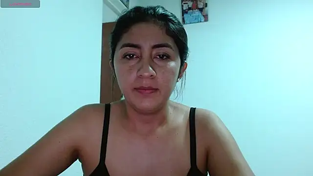 Snapshot of danna_peterson1 chatting on April 24, 2026, 1:30 am danna peterson1 online show from April 24, 2026, 1:30 am
