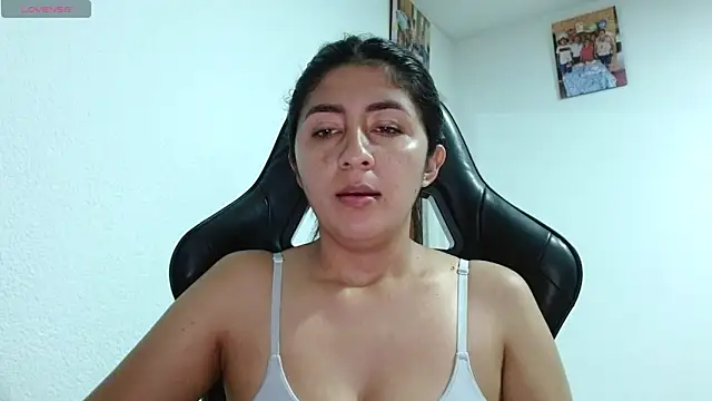 Snapshot of danna_peterson1 chatting on April 29, 2026, 12:16 am danna peterson1 online show from April 29, 2026, 12:16 am