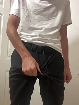 MephiticBermudas online show from September 30, 2025, 3:55 am