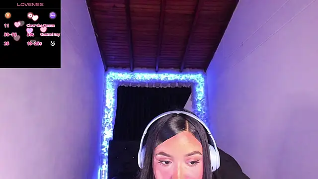 Snapshot of Mariana_Hasper_ chatting on December 4, 2024, 2:20 am Mariana Hasper  online show from December 4, 2024, 2:20 am