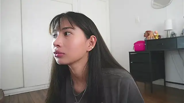 Snapshot of AlessiaVix chatting on June 5, 2026, 5:07 pm AlessiaVix online show from June 5, 2026, 5:07 pm