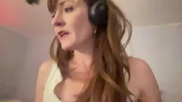 Snapshot of maythegr8ness chatting on February 4, 2025, 3:11 am maythegr8ness online show from February 4, 2025, 3:11 am