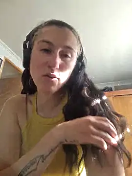 Snapshot of Afrania chatting on November 23, 2025, 8:41 pm Afrania online show from November 23, 2025, 8:41 pm