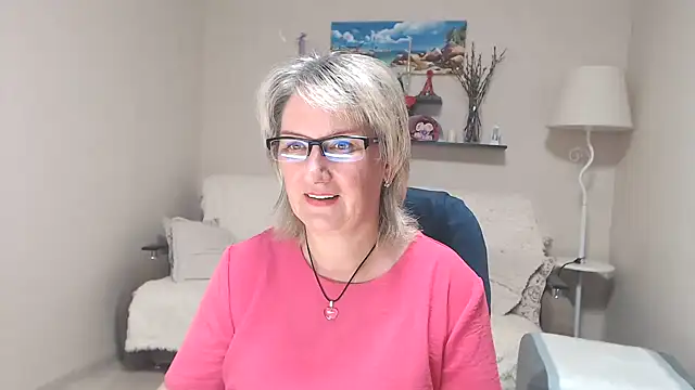 Snapshot of FleurMays chatting on July 7, 2026, 6:47 am FleurMays online show from July 7, 2026, 6:47 am