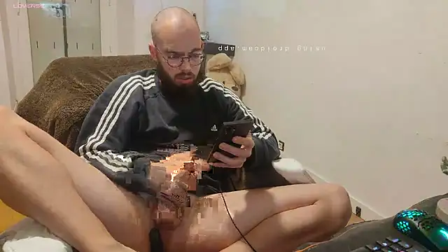 Snapshot of azagoul222 chatting on December 8, 2024, 5:33 pm azagoul222 online show from December 8, 2024, 5:33 pm