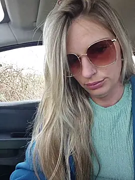 Snapshot of Lydie_off chatting on March 26, 2026, 1:17 pm Lydie off online show from March 26, 2026, 1:17 pm