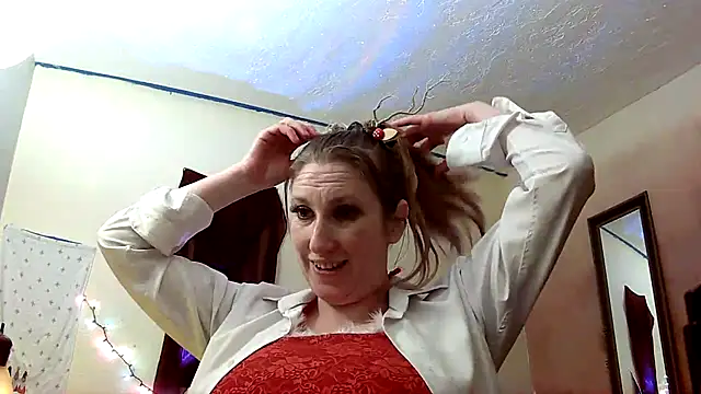 Snapshot of lilyhornyhousewife chatting on December 14, 2024, 1:16 pm lilyhornyhousewife online show from December 14, 2024, 1:16 pm