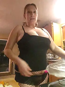 Snapshot of lilyhornyhousewife chatting on February 21, 2025, 7:45 am lilyhornyhousewife online show from February 21, 2025, 7:45 am