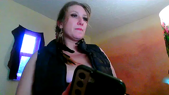 Snapshot of lilyhornyhousewife chatting on February 26, 2025, 4:45 pm lilyhornyhousewife online show from February 26, 2025, 4:45 pm