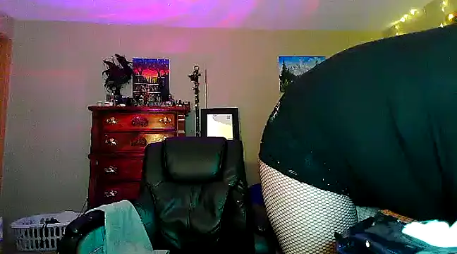 Snapshot of lilyhornyhousewife chatting on March 5, 2025, 5:07 am lilyhornyhousewife online show from March 5, 2025, 5:07 am