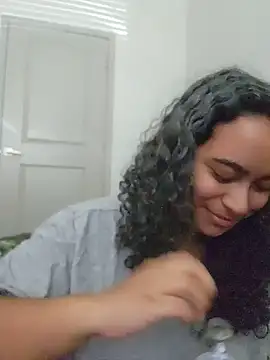cinnaminnie online show from July 12, 2026, 7:05 pm