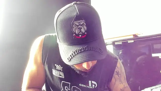 jeremygerard  online show from April 16, 2026, 9:39 pm