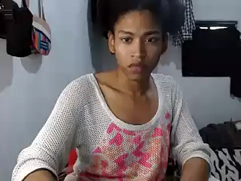 miriam775 online show from December 22, 2024, 8:14 pm