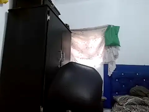 miriam775 online show from December 23, 2024, 12:41 pm