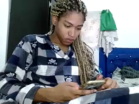 miriam775 online show from January 15, 2025, 11:43 am