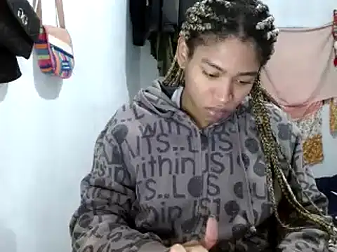 miriam775 online show from February 14, 2025, 12:14 pm