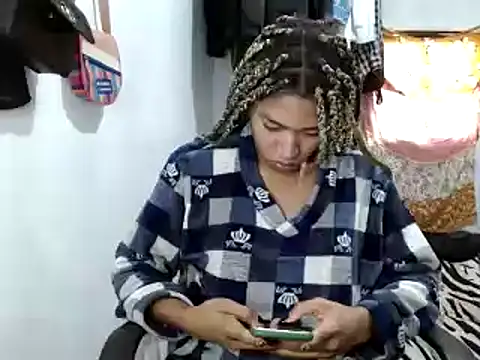 miriam775 online show from February 17, 2025, 12:59 pm