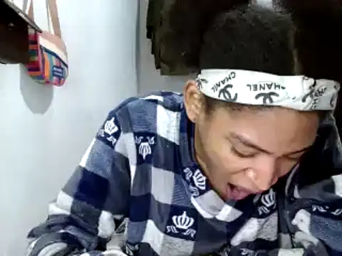 miriam775 online show from March 11, 2025, 1:23 pm