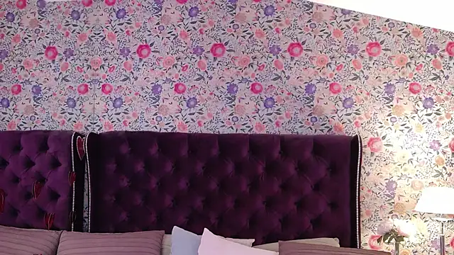 Snapshot of Evapeach_ chatting on February 21, 2025, 1:44 pm Evapeach online show from February 21, 2025, 1:44 pm