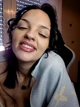 Snapshot of Jujuicy_97 chatting on March 10, 2025, 9:10 am Jujuicy 97 online show from March 10, 2025, 9:10 am
