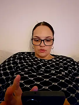 Jujuicy 97 online show from April 15, 2026, 6:37 pm