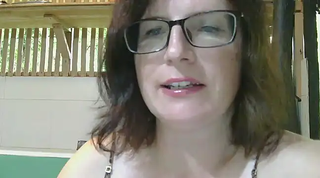 Snapshot of CrimsonMistress chatting on December 16, 2024, 5:06 am CrimsonMistress online show from December 16, 2024, 5:06 am