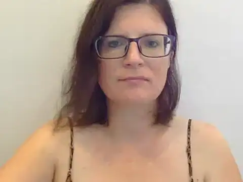 Snapshot of CrimsonMistress chatting on January 15, 2025, 3:11 am CrimsonMistress online show from January 15, 2025, 3:11 am