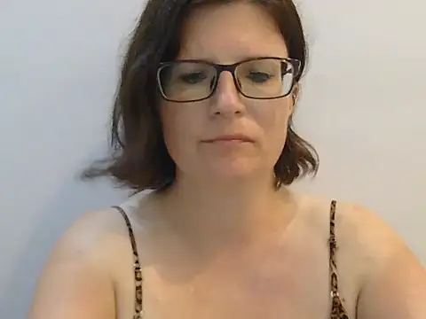 Snapshot of CrimsonMistress chatting on January 27, 2025, 12:22 am CrimsonMistress online show from January 27, 2025, 12:22 am