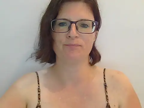 Snapshot of CrimsonMistress chatting on January 27, 2025, 3:26 am CrimsonMistress online show from January 27, 2025, 3:26 am