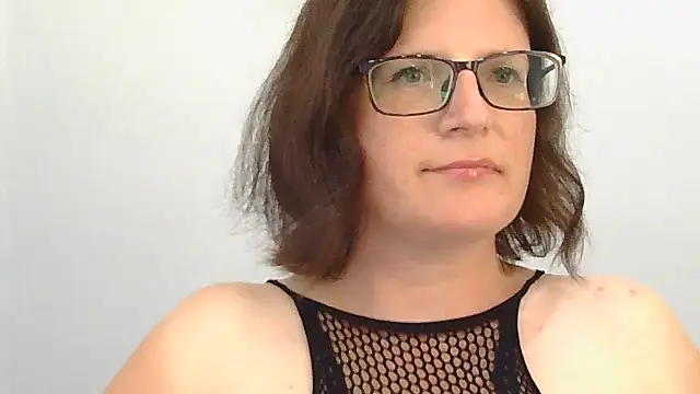 Snapshot of CrimsonMistress chatting on March 9, 2025, 5:00 am CrimsonMistress online show from March 9, 2025, 5:00 am