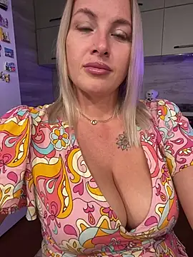 Snapshot of Cute_Hot_Alice chatting on July 15, 2026, 9:20 pm Cute Hot Alice online show from July 15, 2026, 9:20 pm