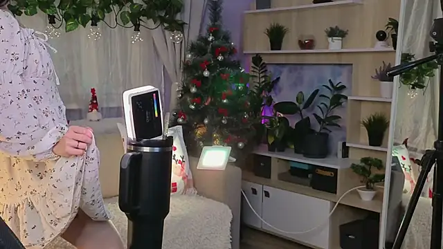 KiraLiLime online show from February 11, 2025, 9:25 pm