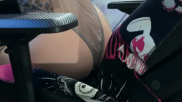 KiraLiLime online show from February 22, 2025, 12:40 pm