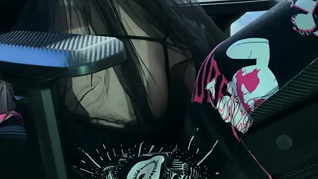 KiraLiLime online show from March 11, 2025, 11:44 am