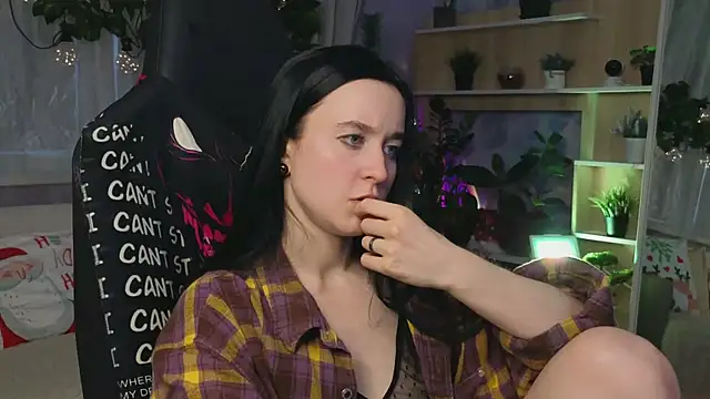 KiraLiLime online show from March 12, 2025, 2:56 pm