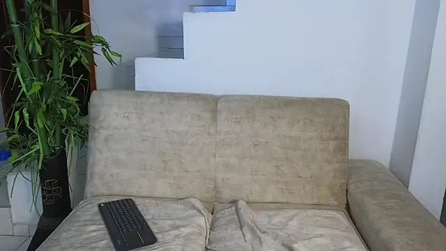 Snapshot of Lorenne_Miller chatting on April 30, 2026, 3:02 am Lorenne Miller online show from April 30, 2026, 3:02 am