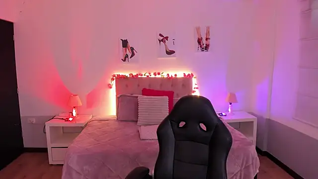 Snapshot of _Charlotte_evans_1 chatting on October 8, 2025, 8:06 pm Charlotte evans 1 online show from October 8, 2025, 8:06 pm