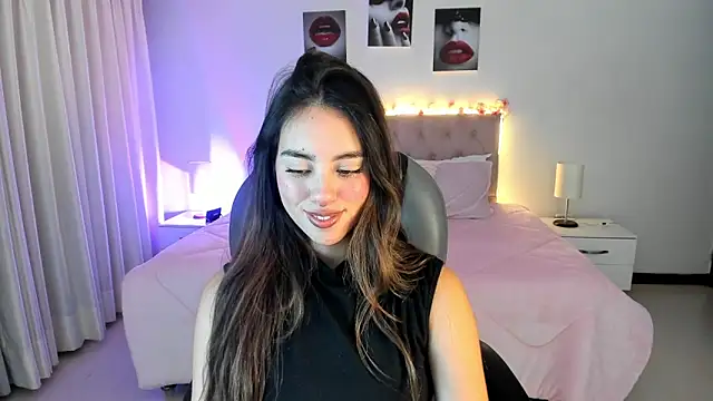 Snapshot of _Charlotte_evans_1 chatting on November 8, 2025, 12:22 am Charlotte evans 1 online show from November 8, 2025, 12:22 am