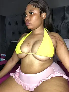 Snapshot of Anaelle24 chatting on January 27, 2025, 8:18 am Anaelle24 online show from January 27, 2025, 8:18 am